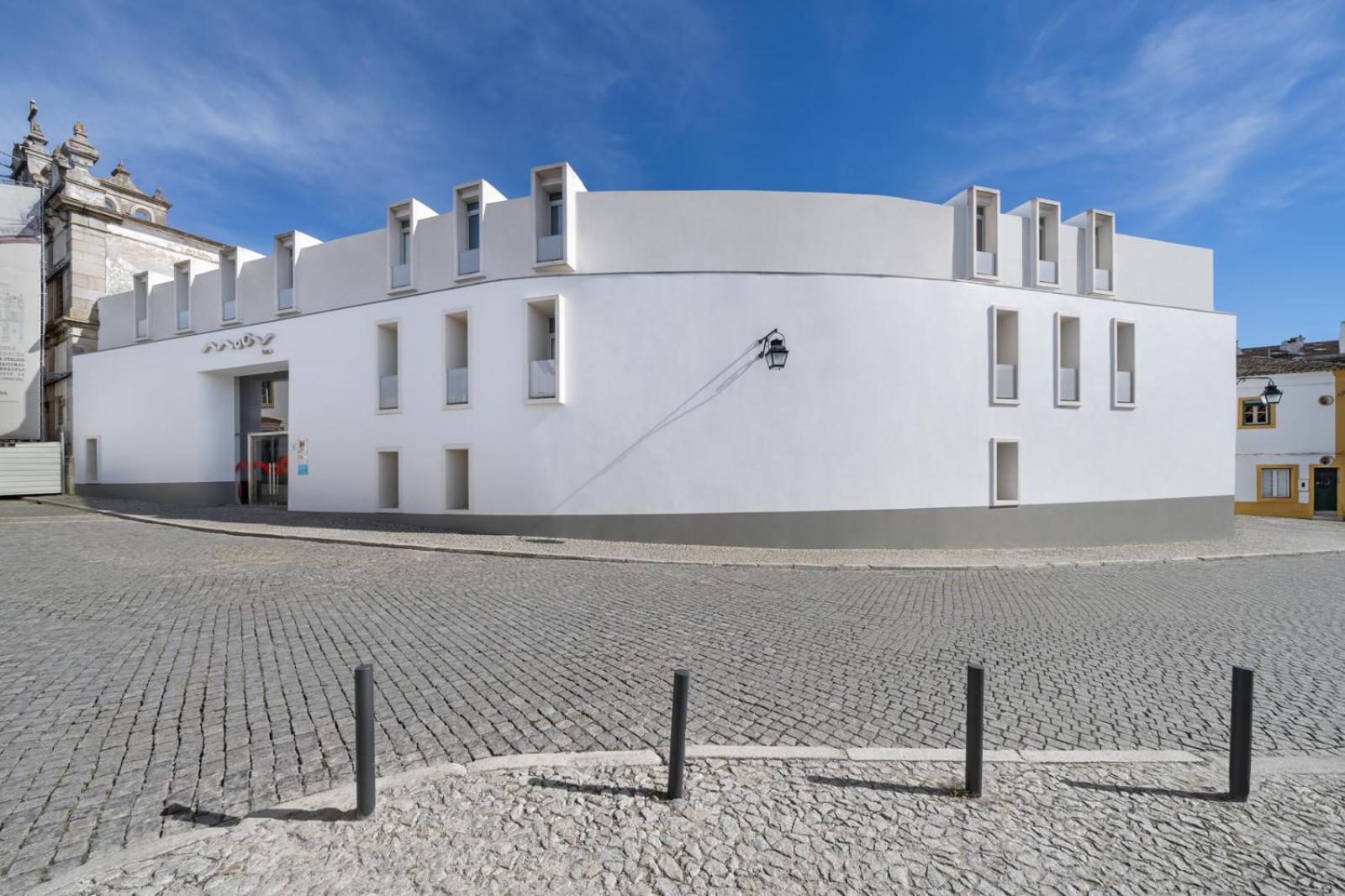 Фото Moov Hotel Évora