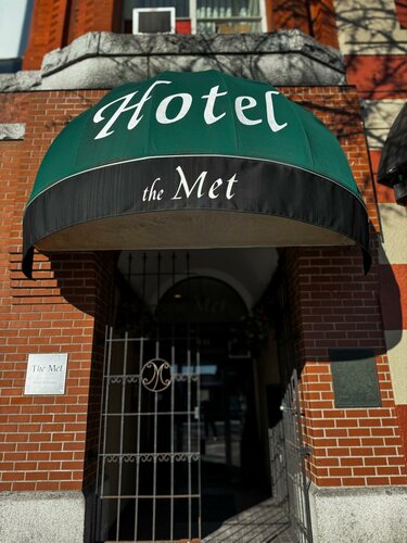Гостиница The Met Hotel в Нью-Вестминстере