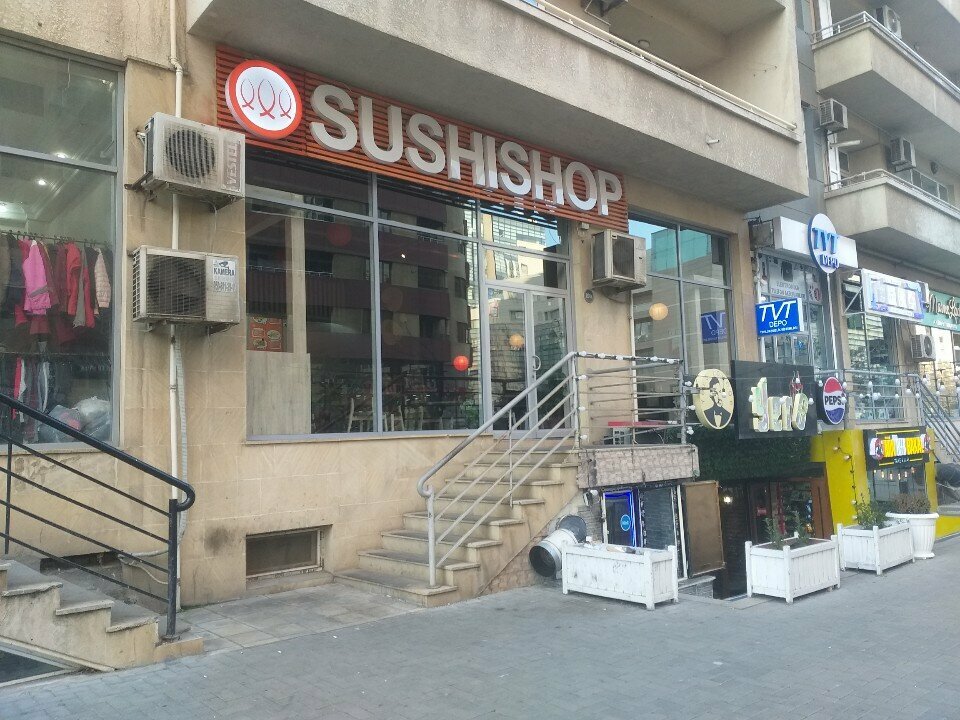 Convenience store Sushishop, Baku, photo