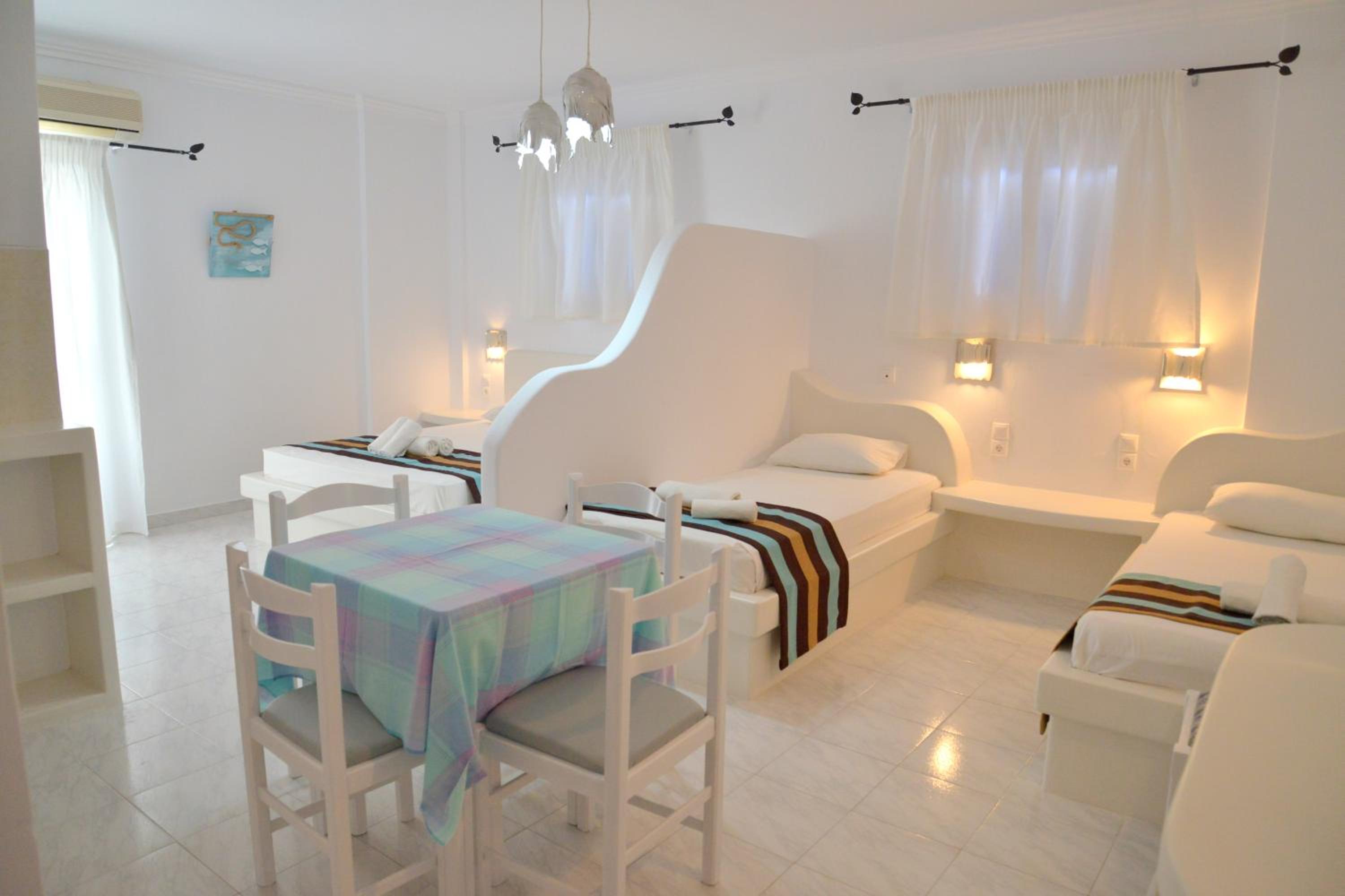 Фото Giannis Hotel Apartments