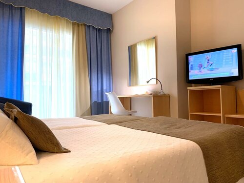 Гостиница Hotel Llansola