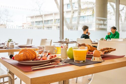 Гостиница Zenitude Hotel Residences Marseille Saint Charles в Марселе