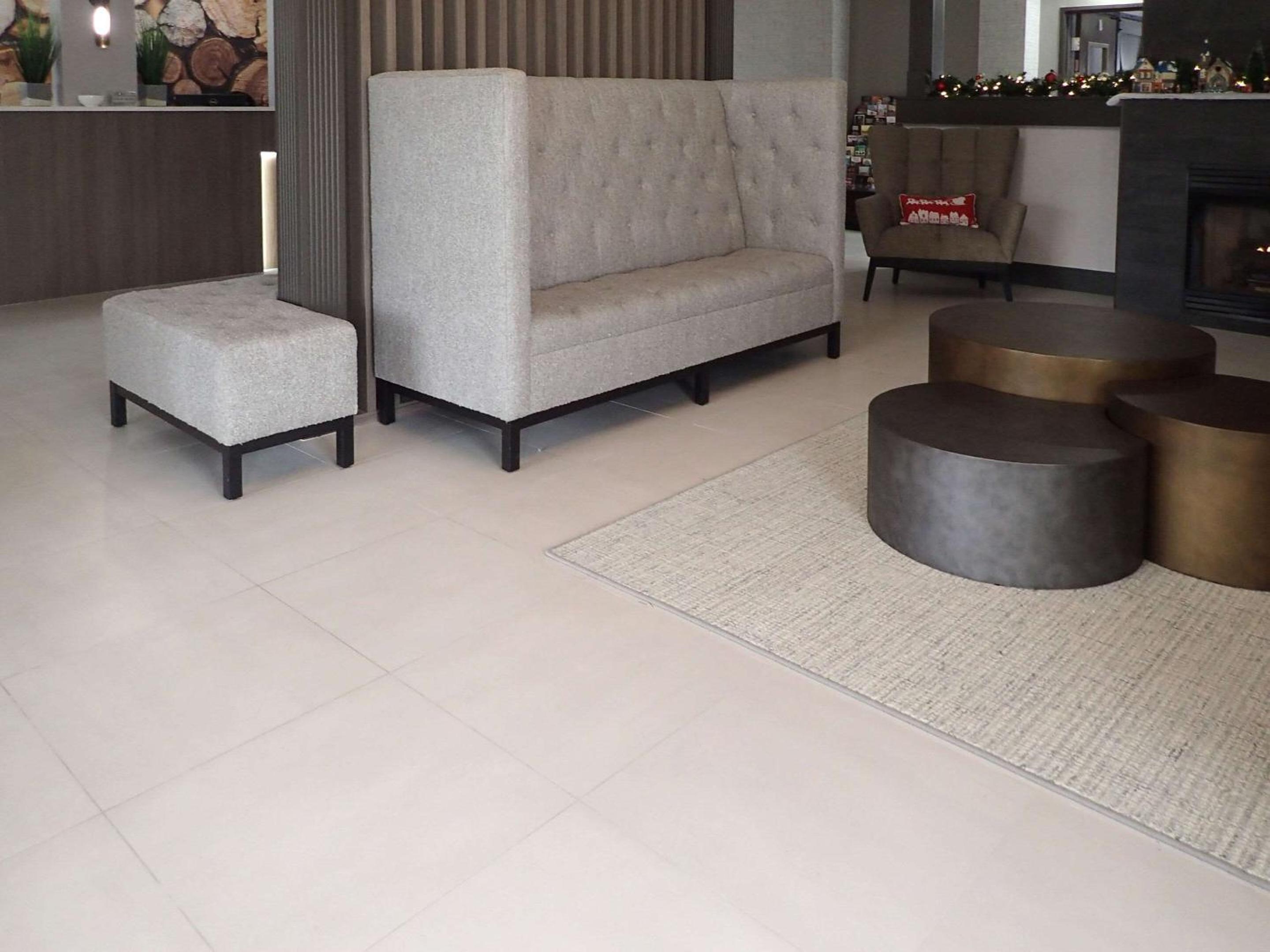 Фото Brentwood Suites