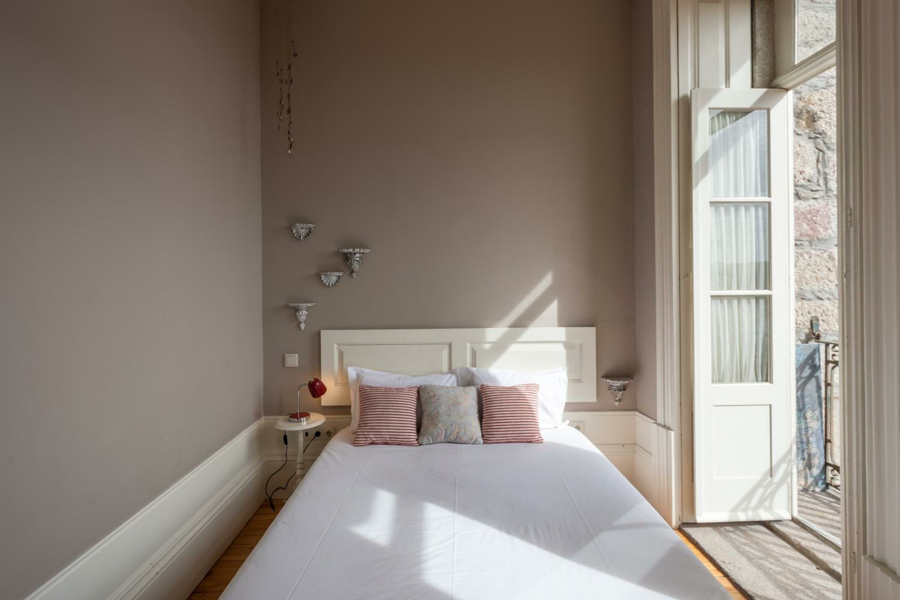 Фото Being Porto Hostel