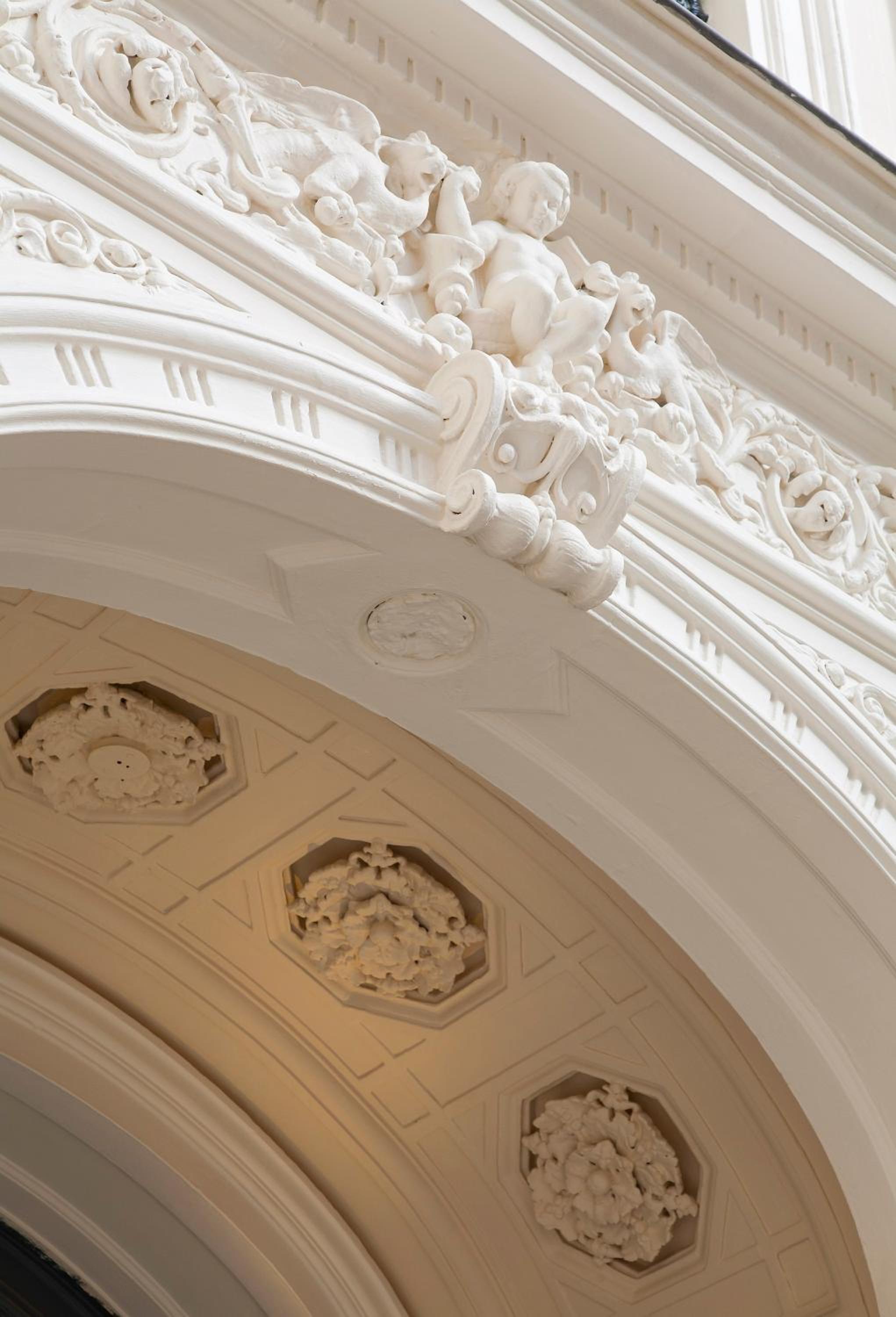 Фото Timhotel Opéra Blanche Fontaine