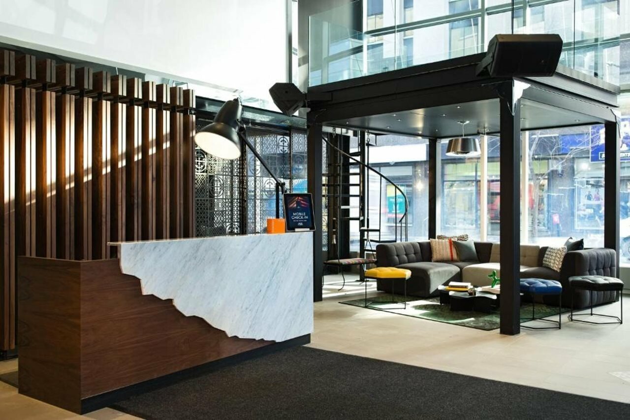 Фото Renaissance Montreal Downtown Hotel