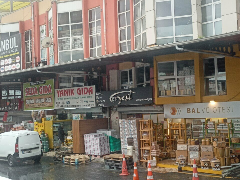 Nuts, snacks, dried fruits Eryesil Nuts, Istanbul, photo