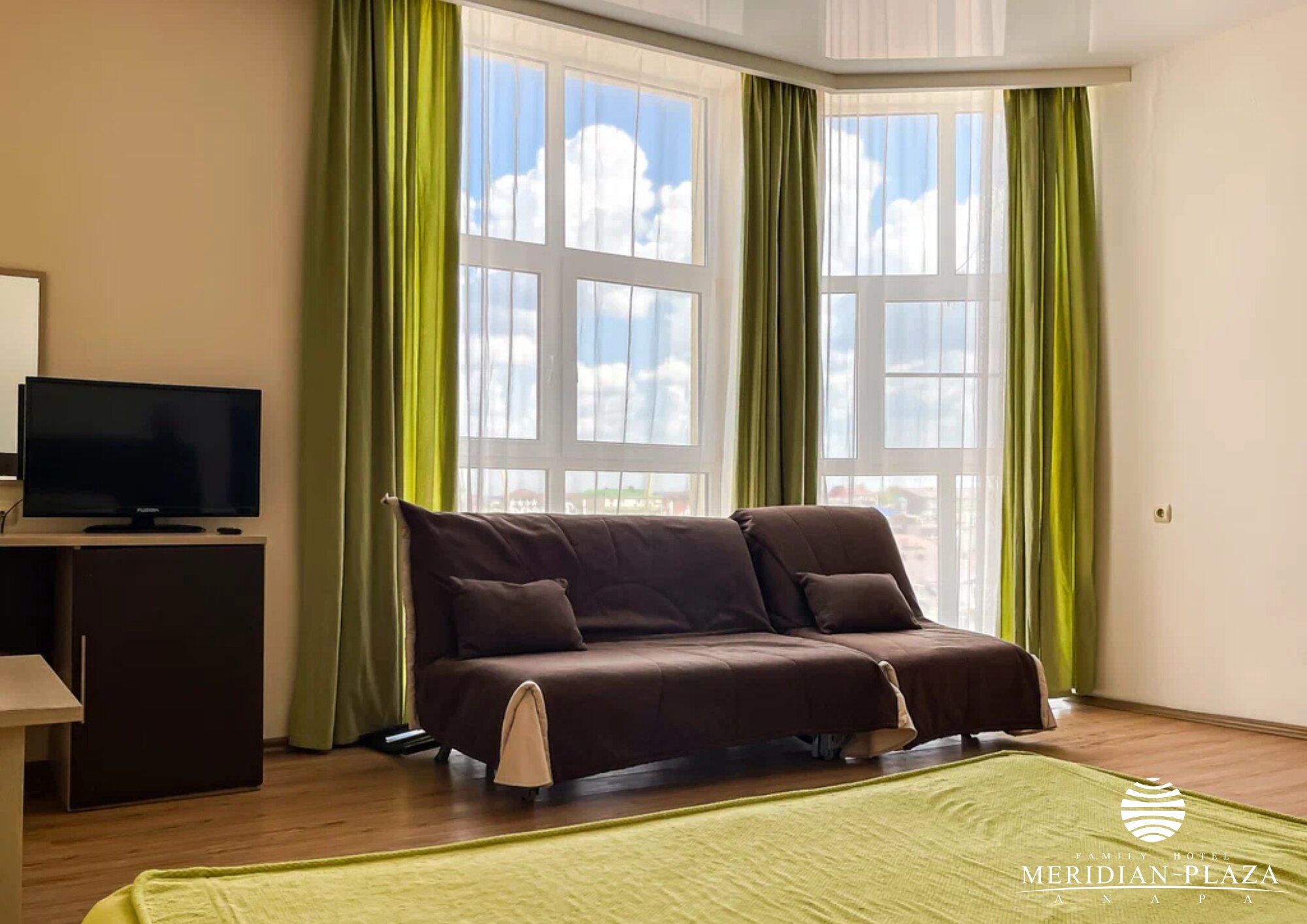 Фото отеля 1