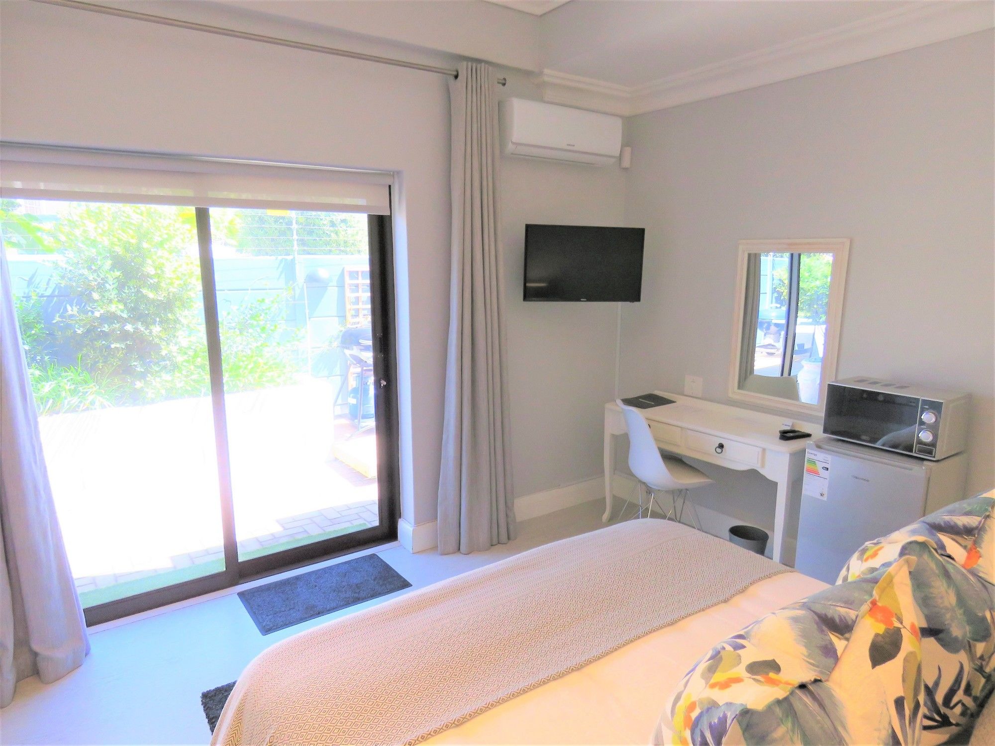 Фото Ocean Breeze Sunset Beach