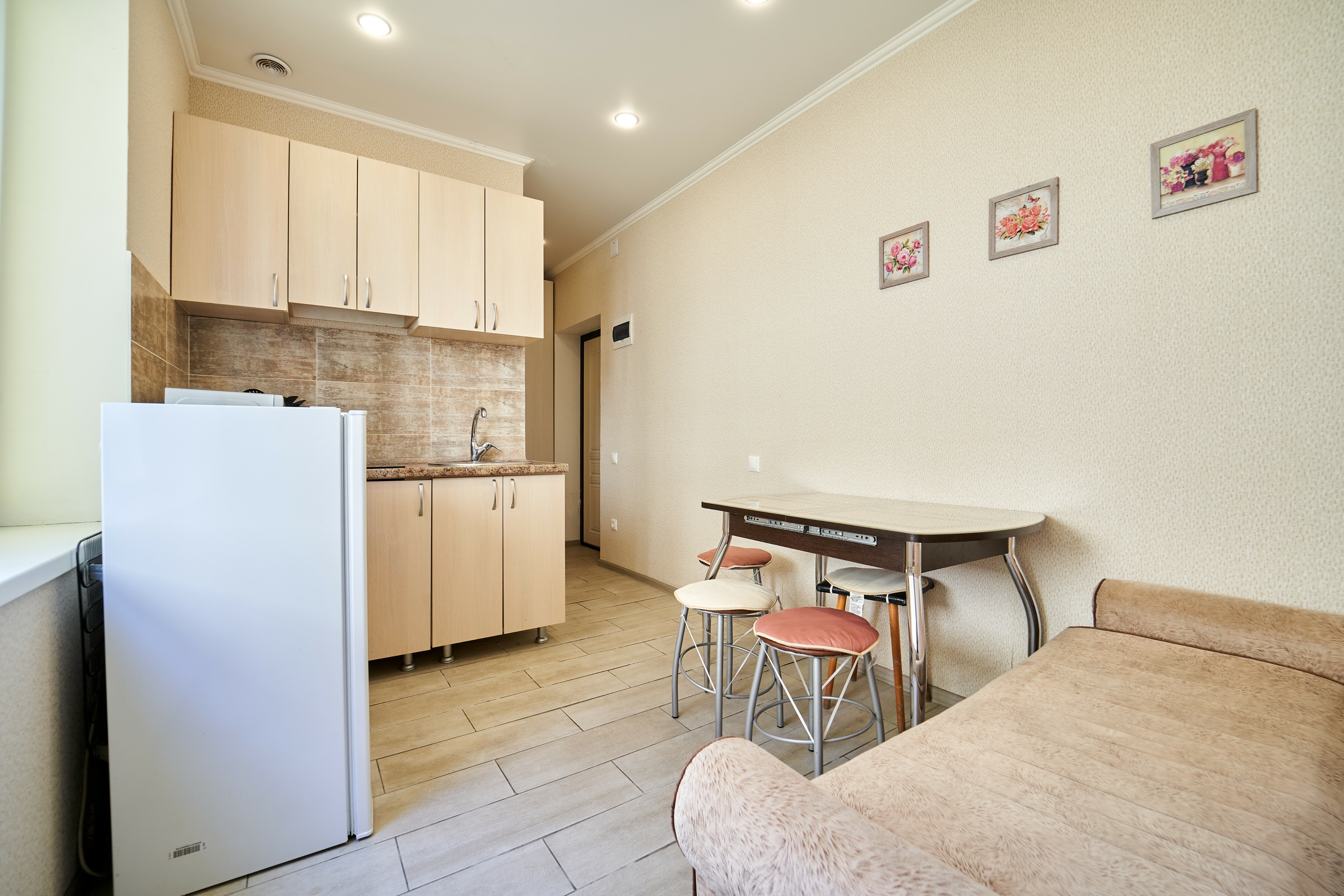 Фото Апартаменты 2-х Комнатные на Перелетной