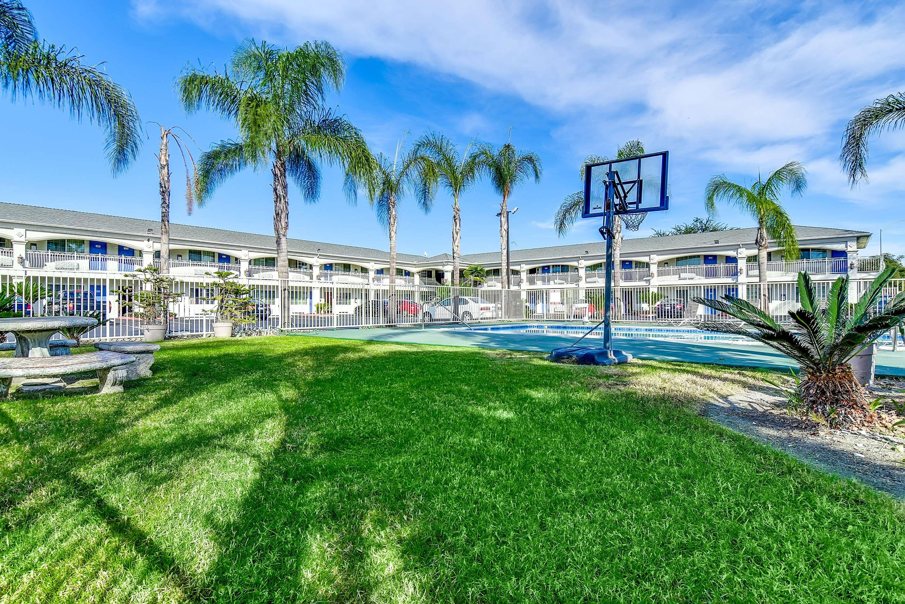 Фото Motel 6 Garden Grove