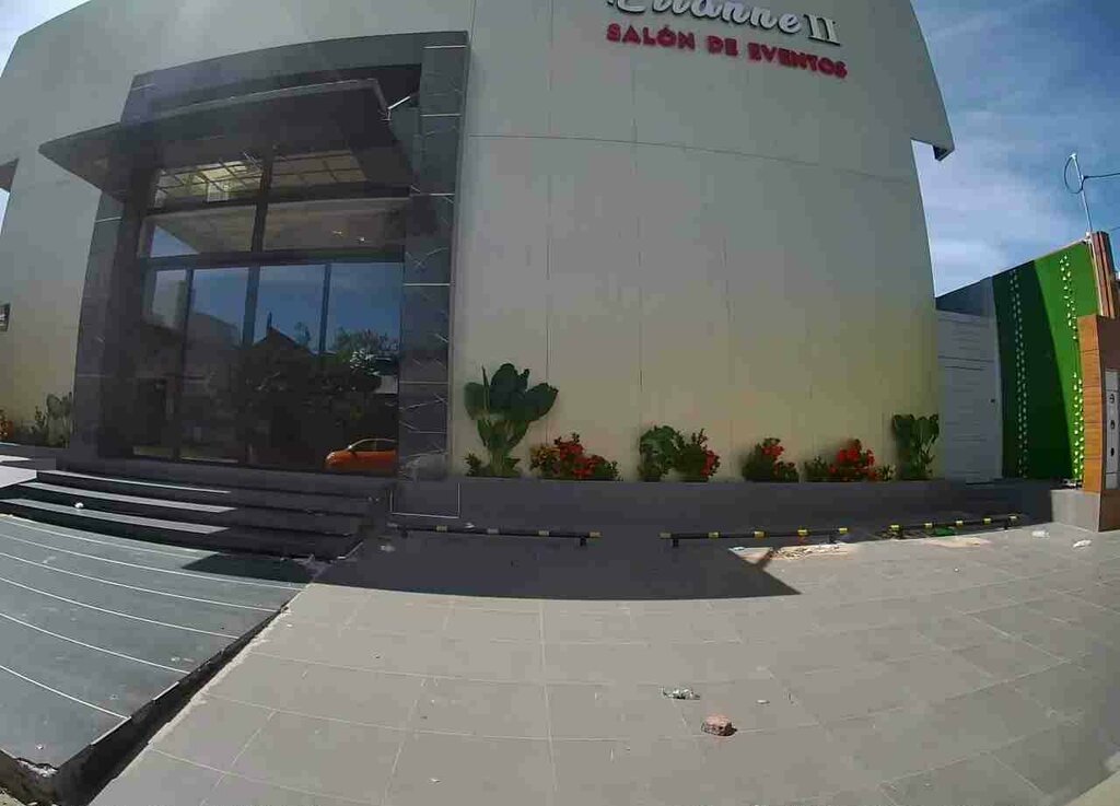 Presenters and event hosts Elianne II, Santa Cruz de la Sierra, photo