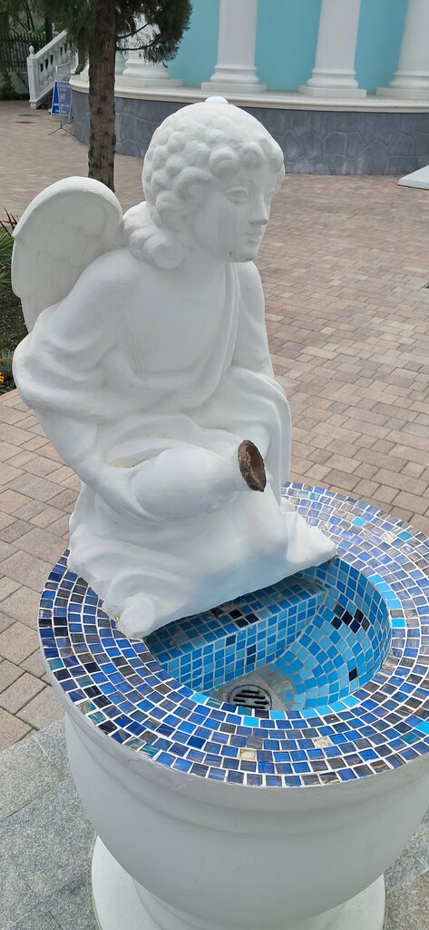 Питьевые галереи и источники Источник со святой водой, Сочи, фото