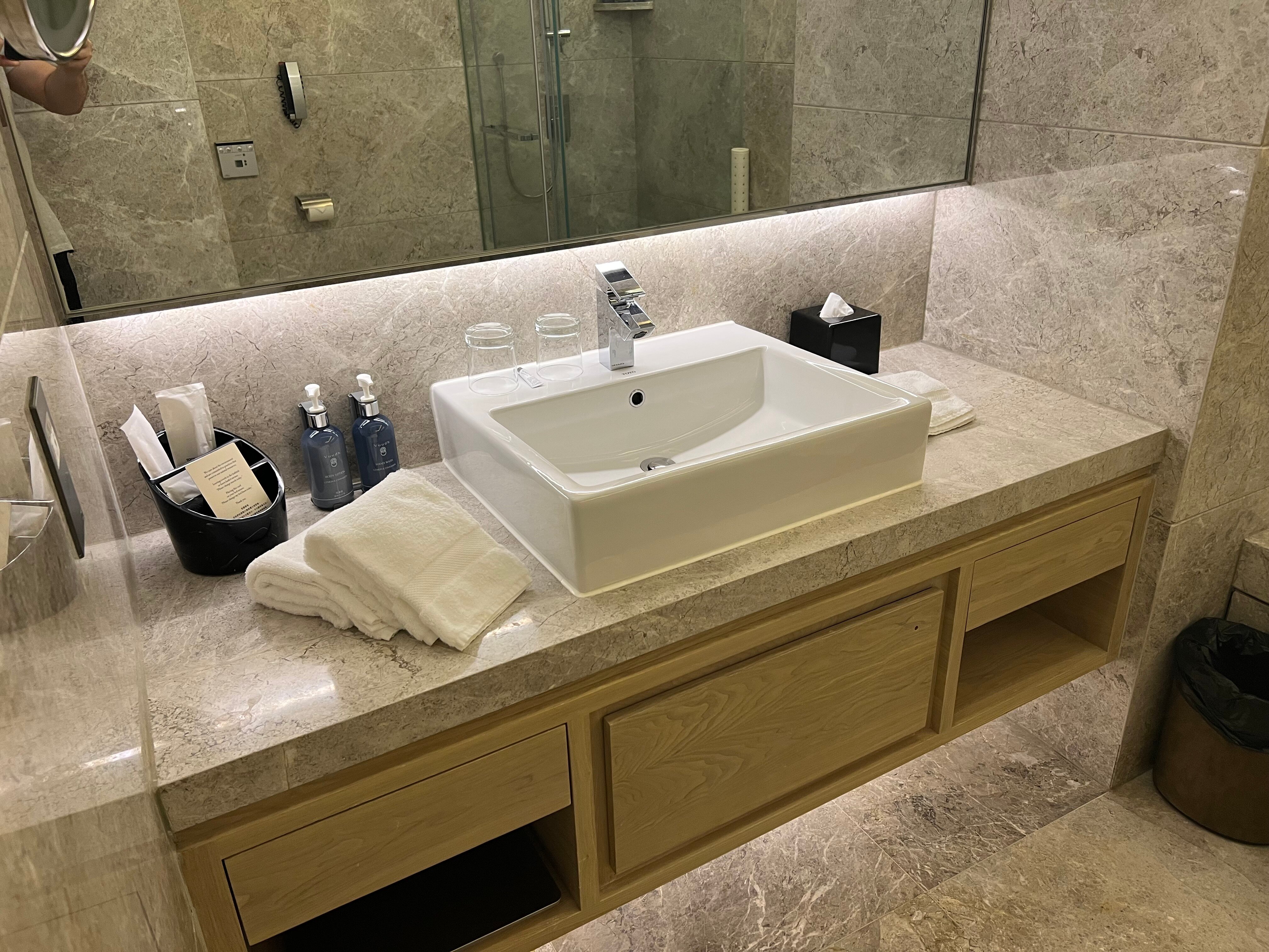 Фото New World Millennium Hong Kong Hotel