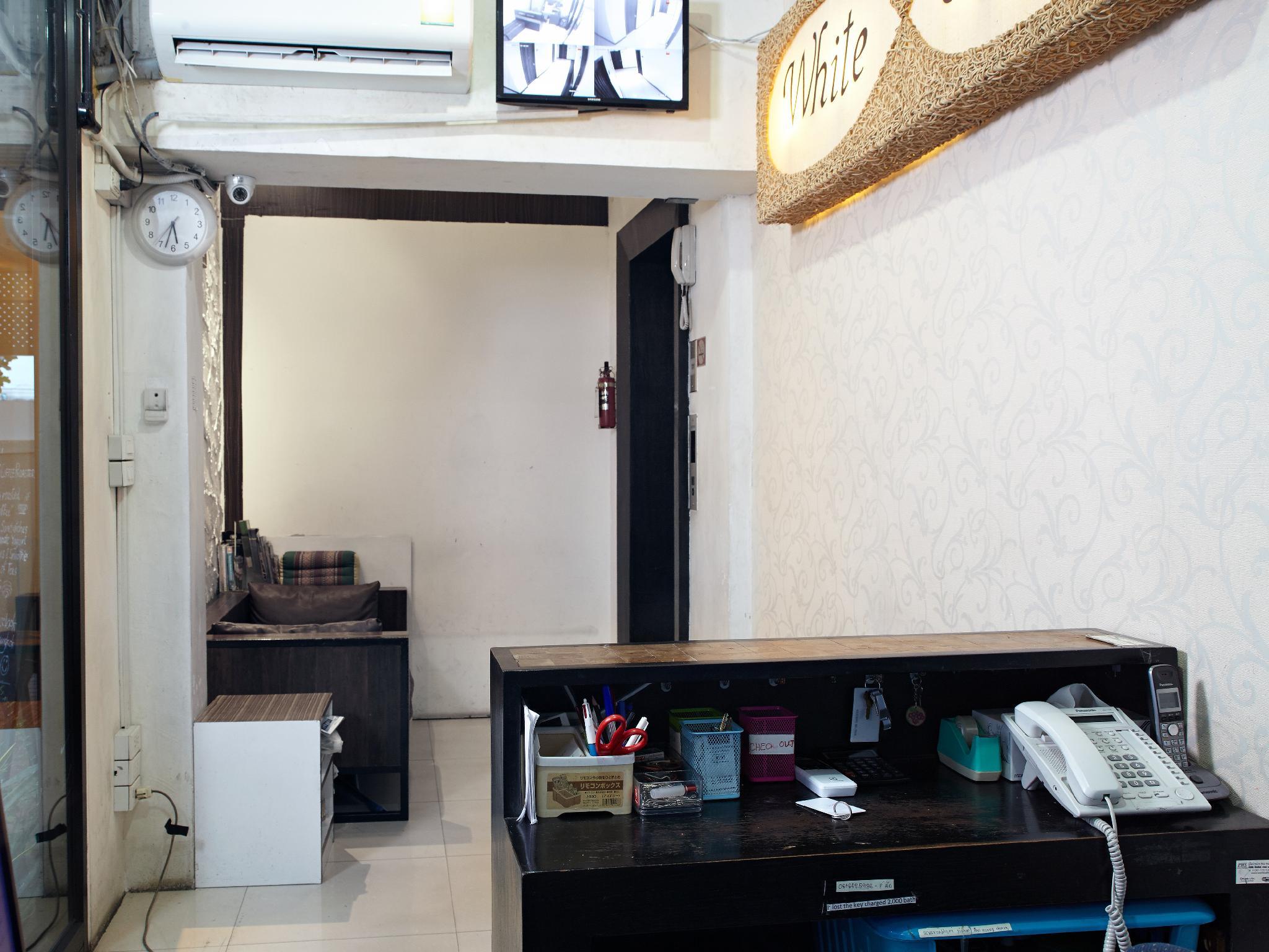 Фото White House Asoke Sukhumvit 18