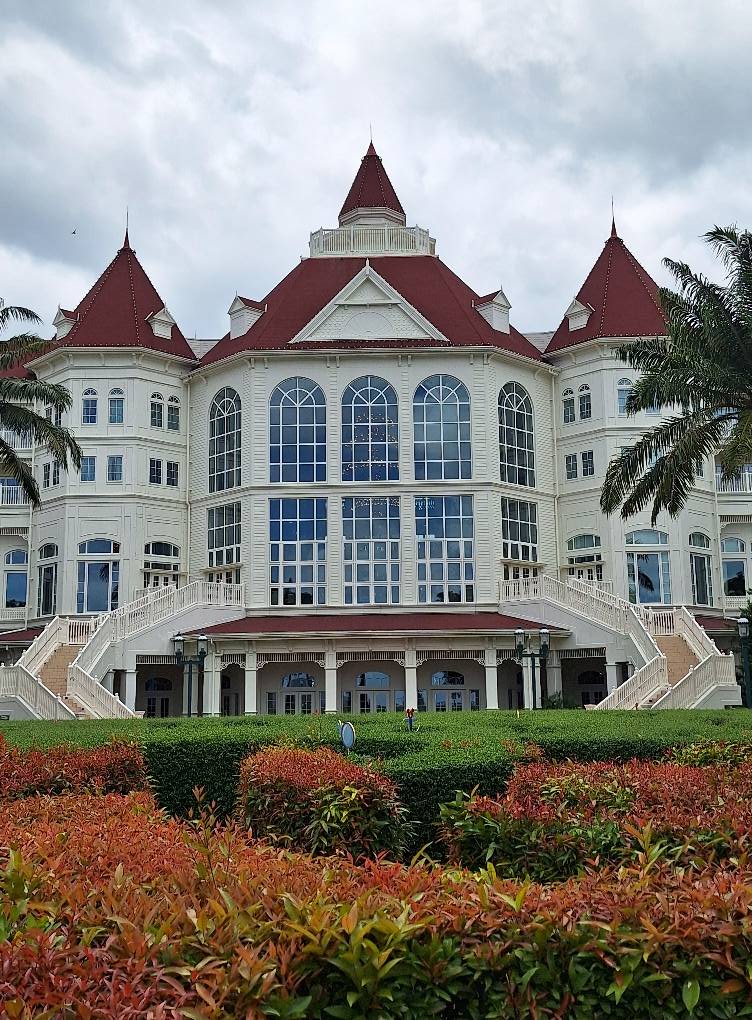 Фото Hong Kong Disneyland Hotel