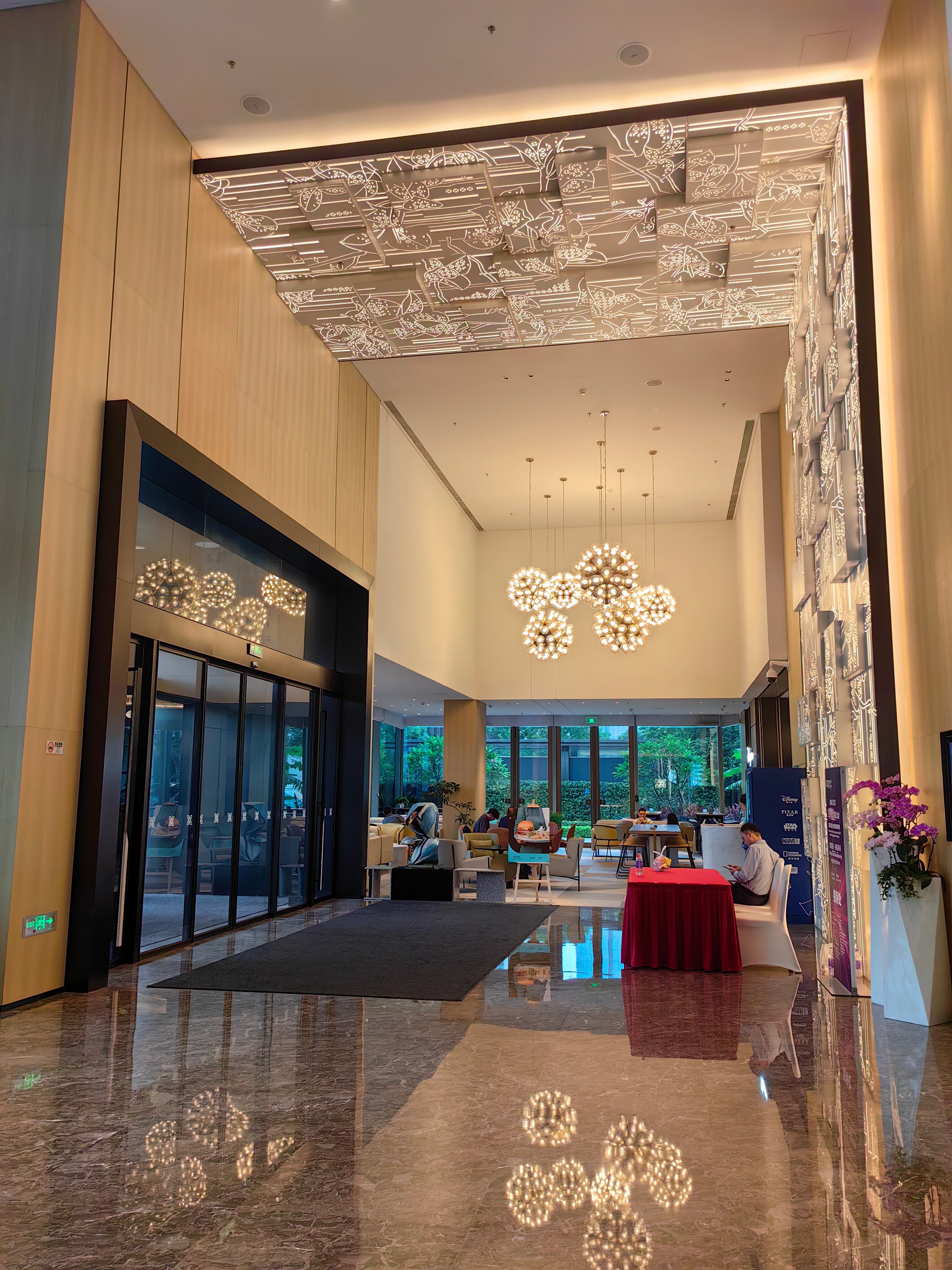 Фото отеля 2