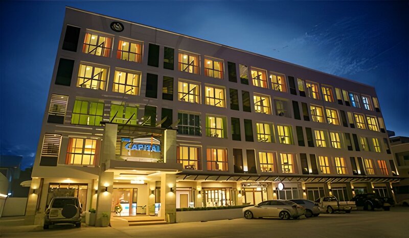 Гостиница The Capital Hotel