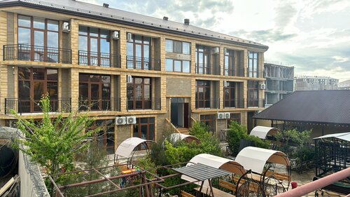 Гостиница Фемили в Избербаше