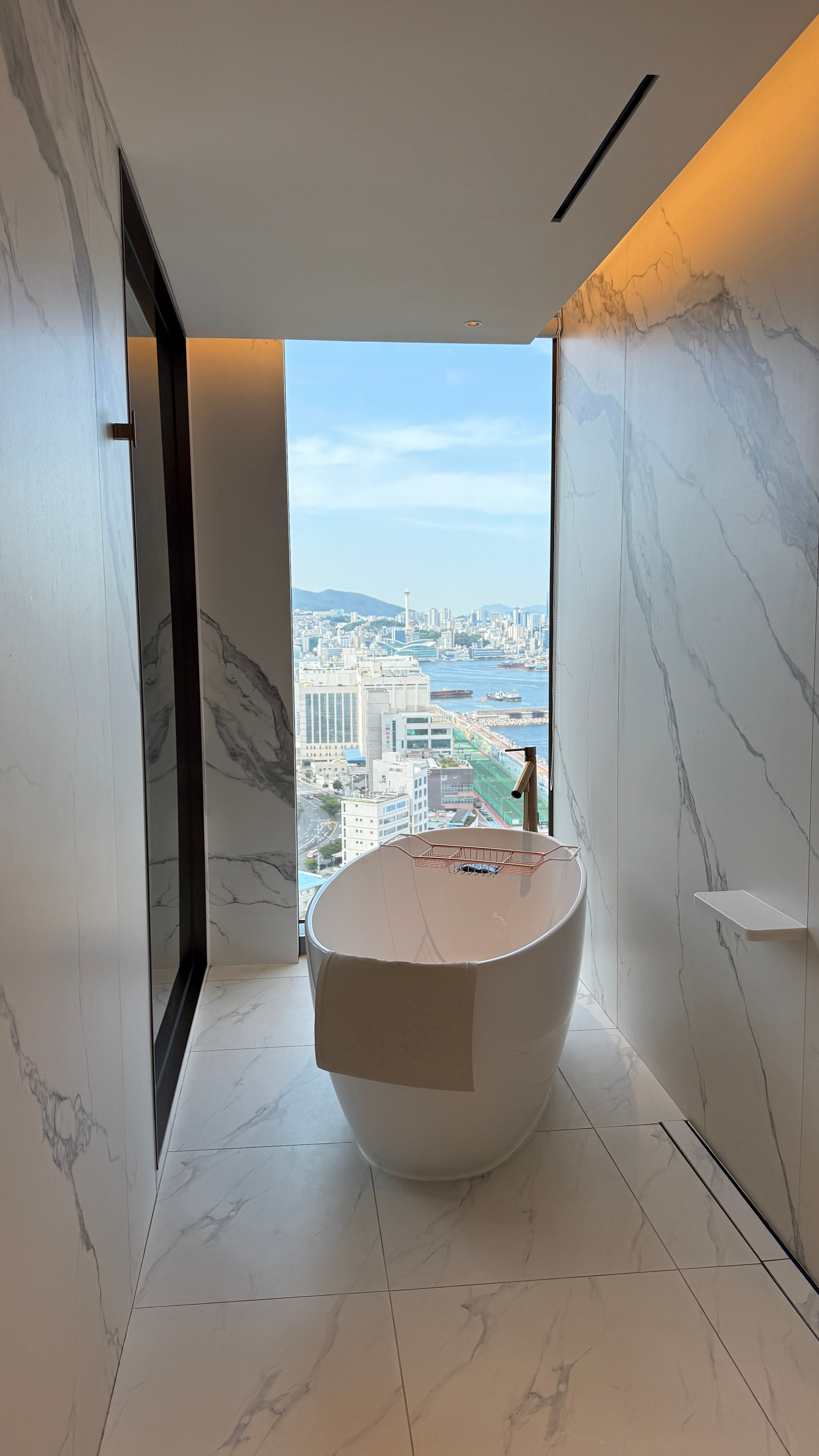 Фото Wyndham Grand Busan Ijin