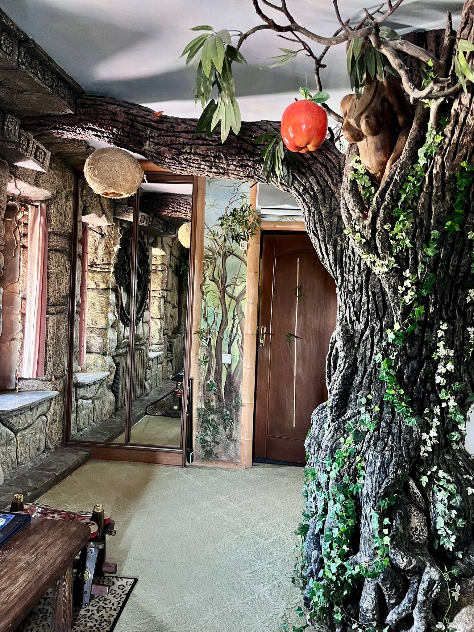 Фото Замок в долине