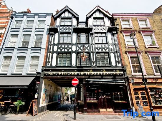 Фото 7 Greek Street by City Living London