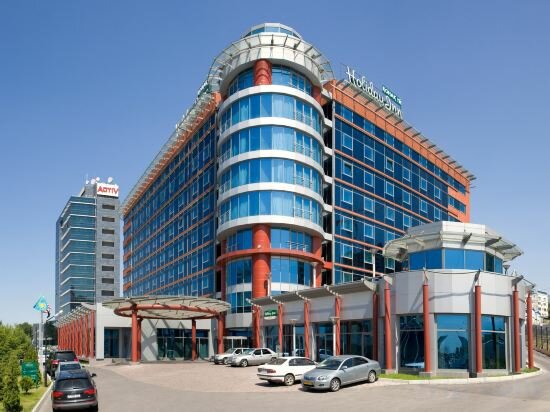 Фото Holiday Inn Almaty
