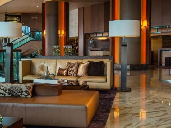 Фото Renaissance Hong Kong Harbour View Hotel