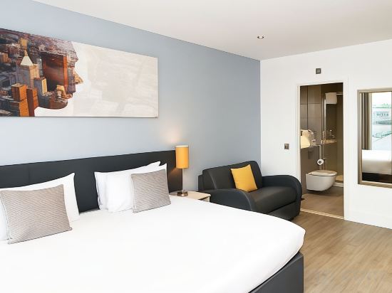 Фото Staycity Aparthotels London Greenwich High Road