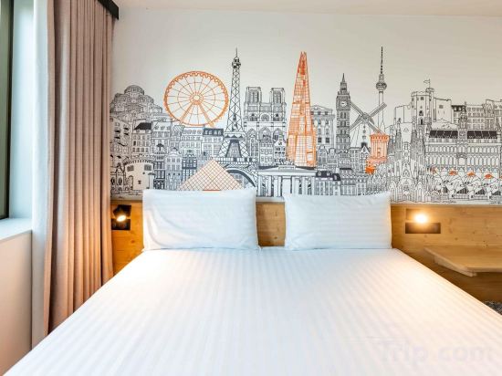 Фото EasyHotel Barcelona La Sagrera