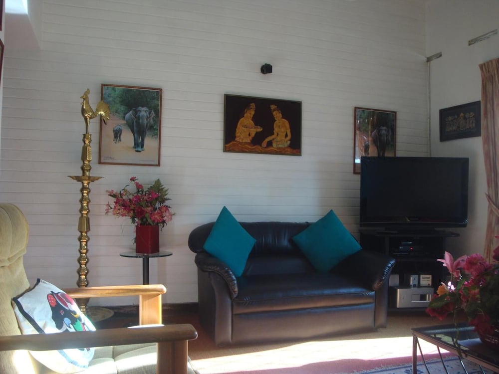 Фото Days Inn Kandy