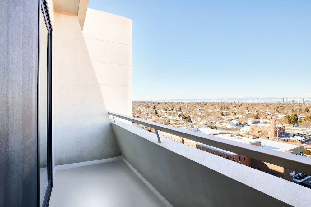 Фото Renaissance Denver Central Park Hotel