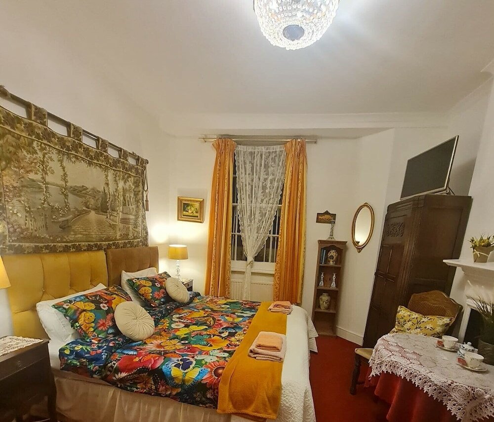 Фото Juliette's Bed and Breakfast