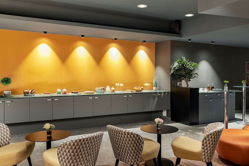 Фото Nh Köln Altstadt