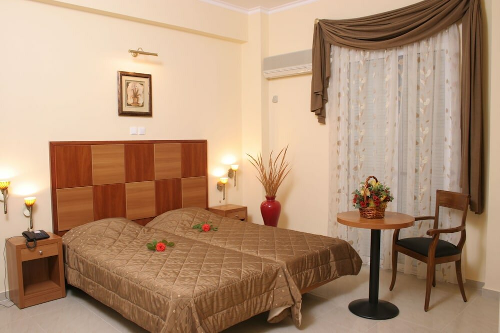 Фото Ionis Art Hotel