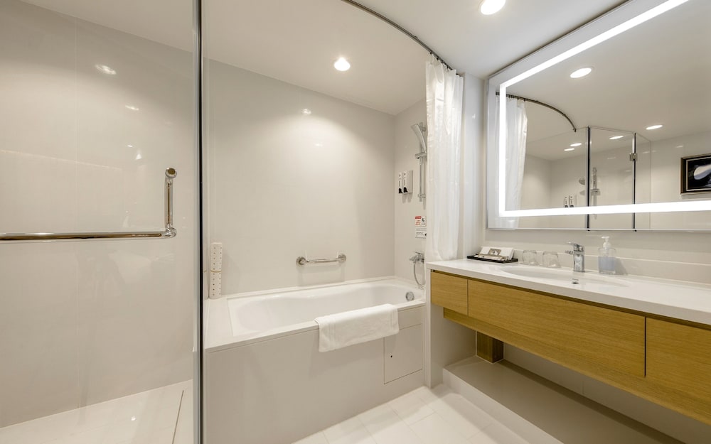 Фото Royal Dragon Hotel