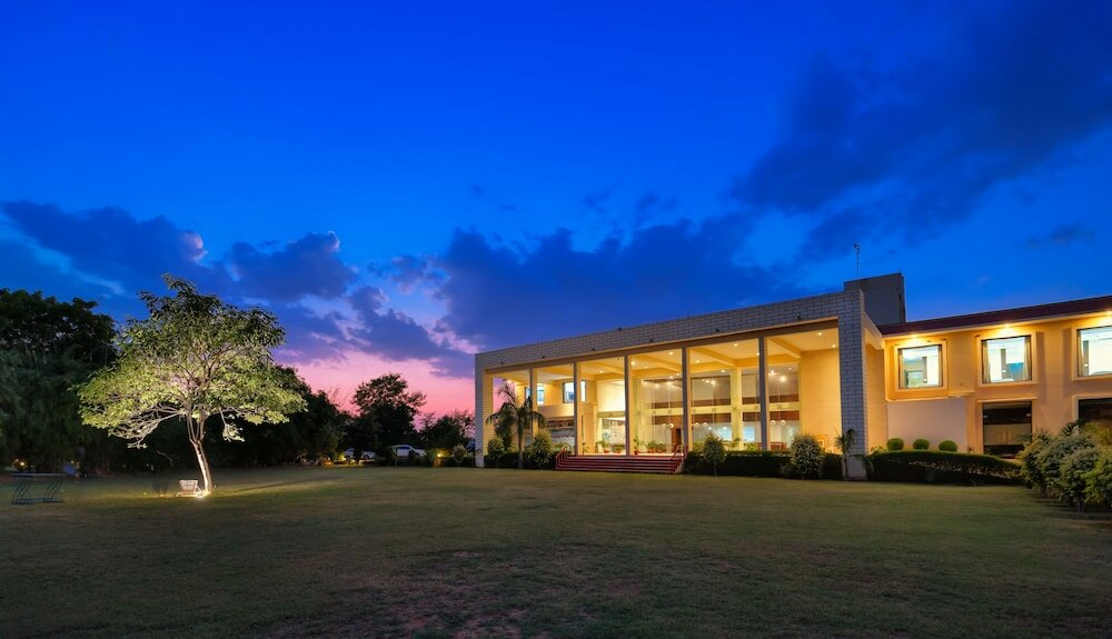 Фото Spree Jungle Vilas Resort