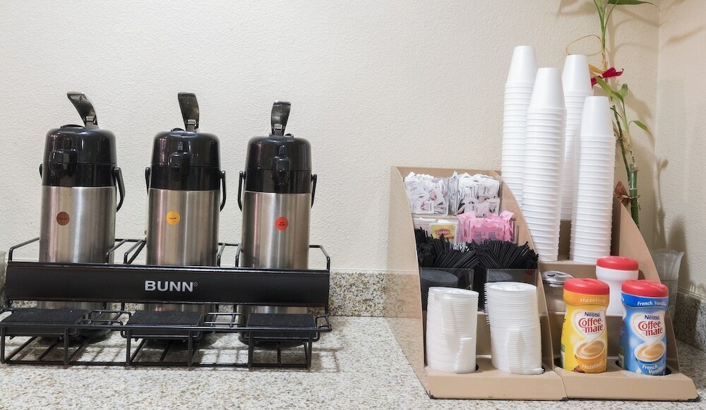 Фото Red Roof Inn Hartford - New Britain