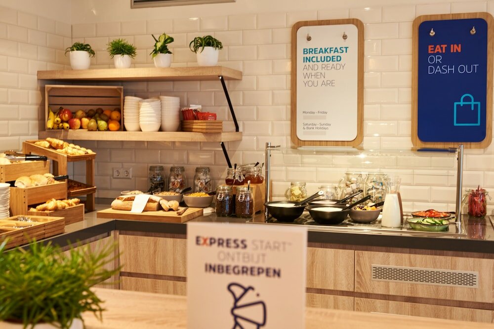 Фото Holiday Inn Express Amsterdam - City Hall, an Ihg Hotel