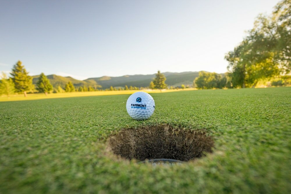 Фото Fairmont Hot Springs Resort