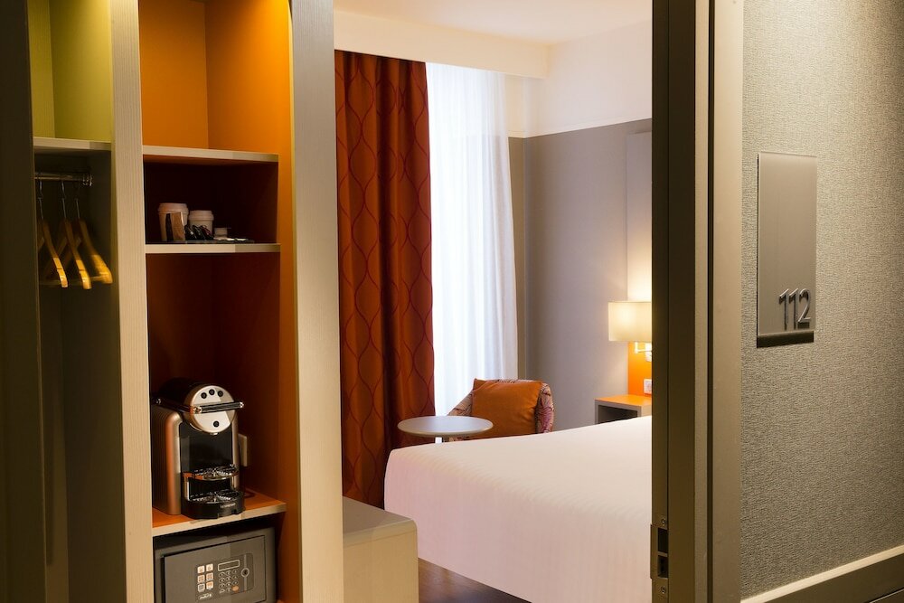 Фото Hôtel Oceania Le Jura Dijon