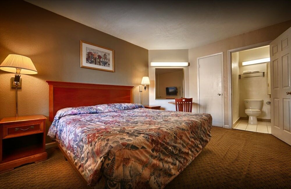 Фото Civic Center Inn