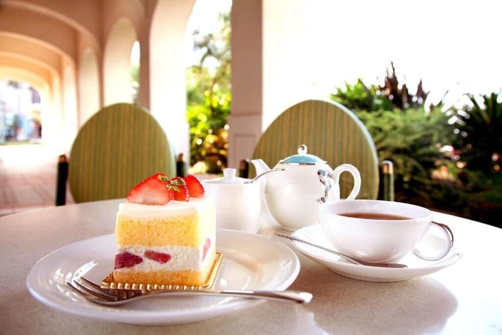 Фото Wakayama Marina City Hotel