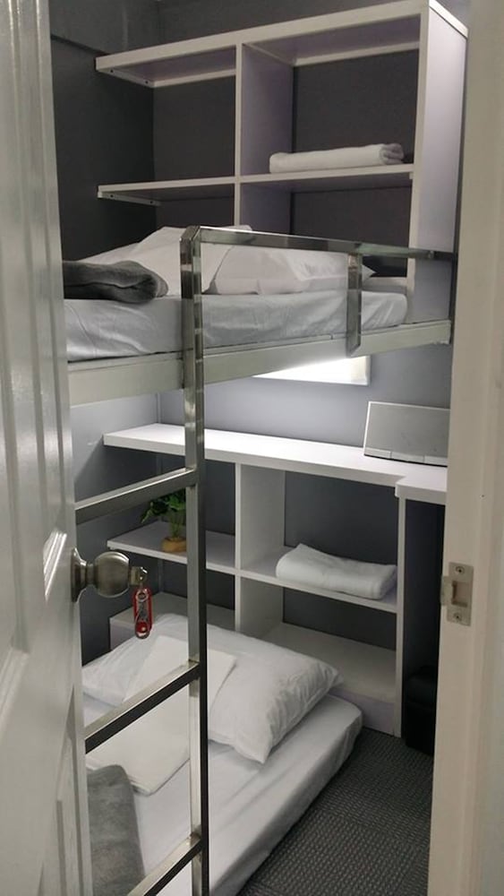 Фото ERVoruto Hostel Makati