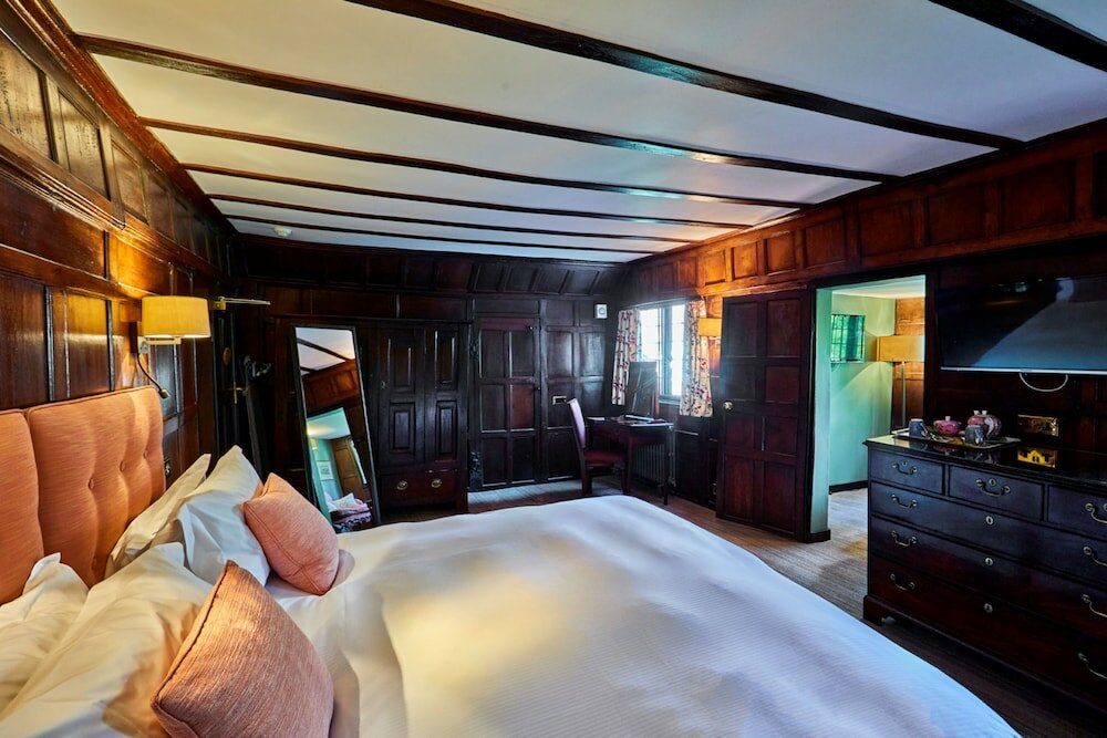 Фото Ockenden Manor Hotel & SPA