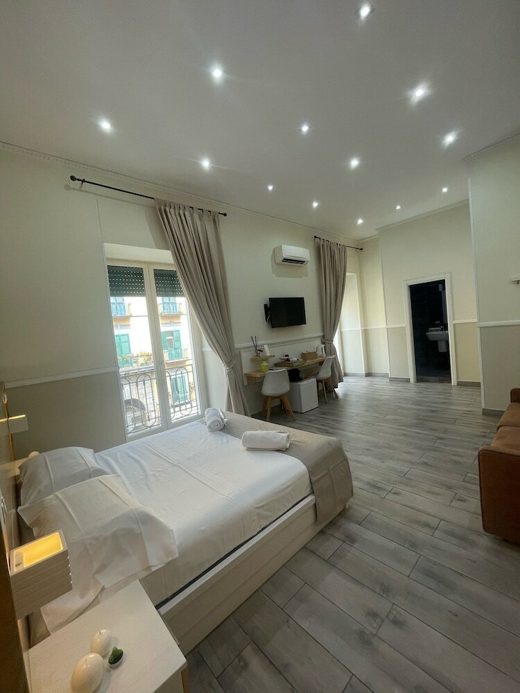 Фото Parthenope Rooms