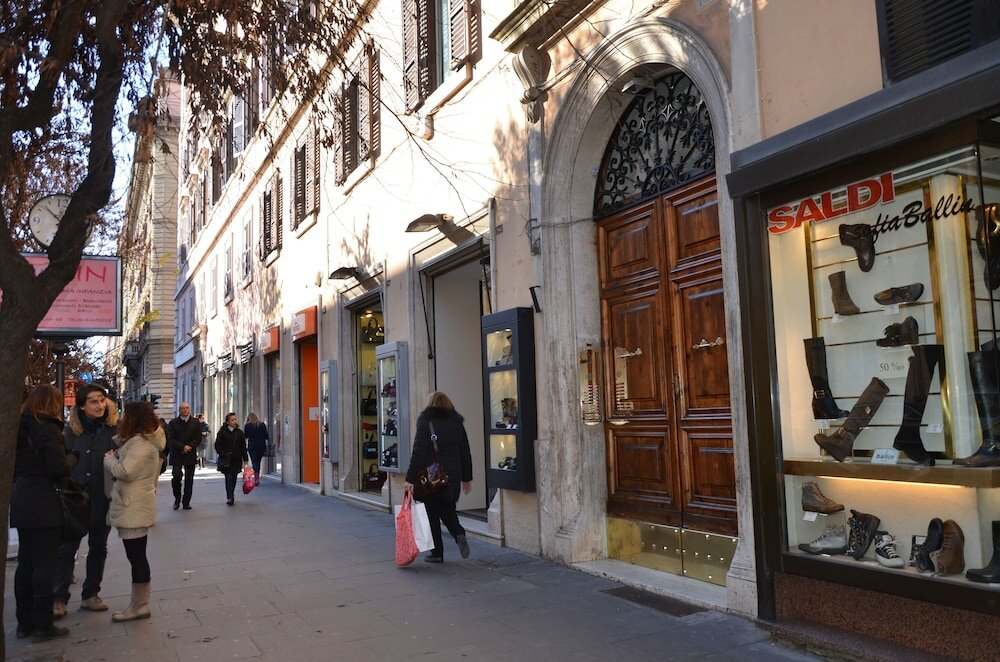 Фото Residenza Cola di Rienzo - Suite in Rome