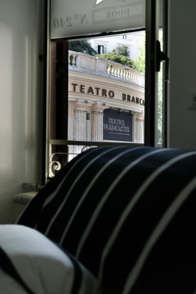 Фото Merulana Star