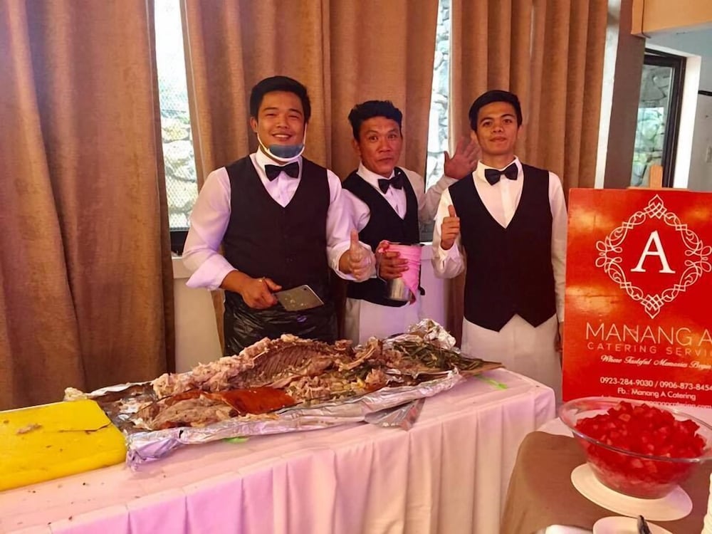 Фото The Q Hotel & Restaurant