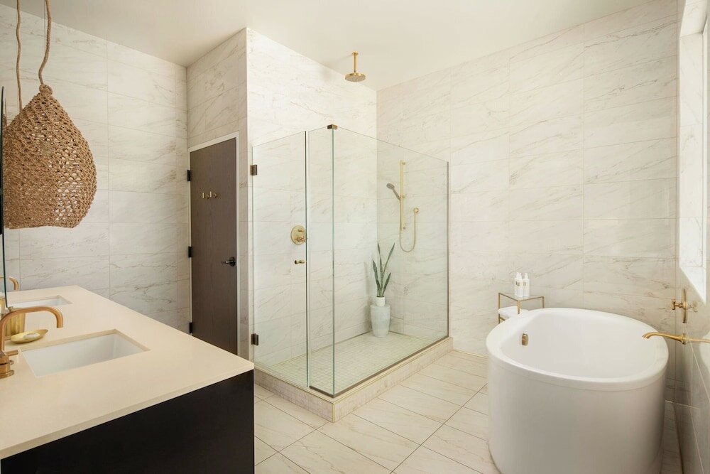 Фото Halcyon - a hotel in Cherry Creek